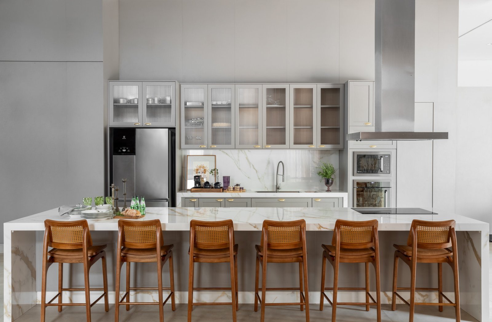Projeto residencial de alto padrão com cozinha integrada